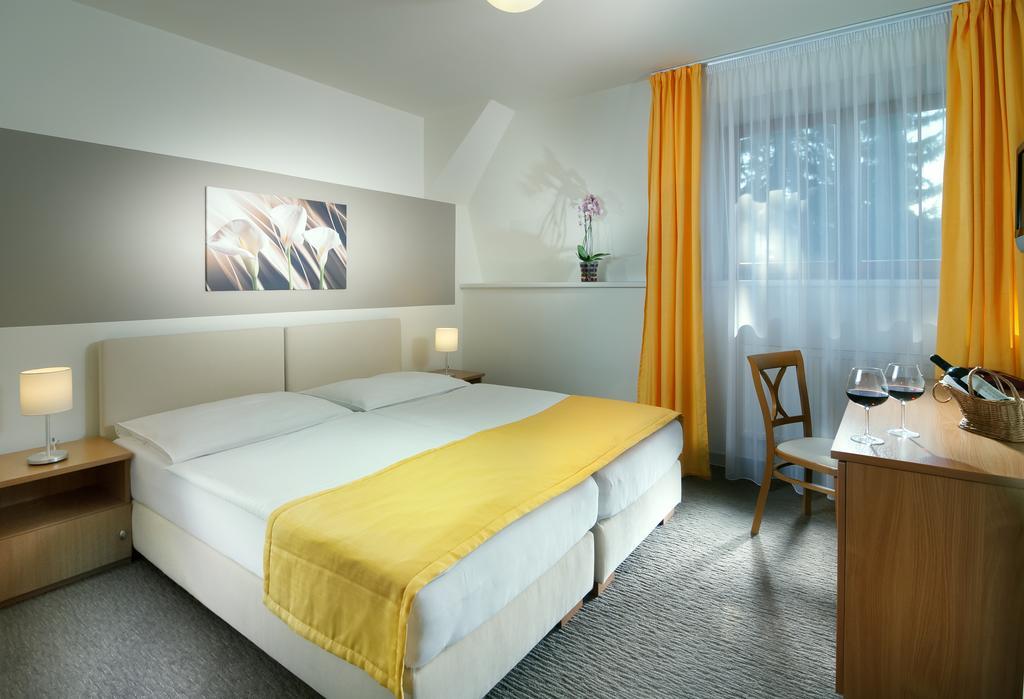 Hotel Vz Bedrichov Spindleruv Mlyn Ruang foto